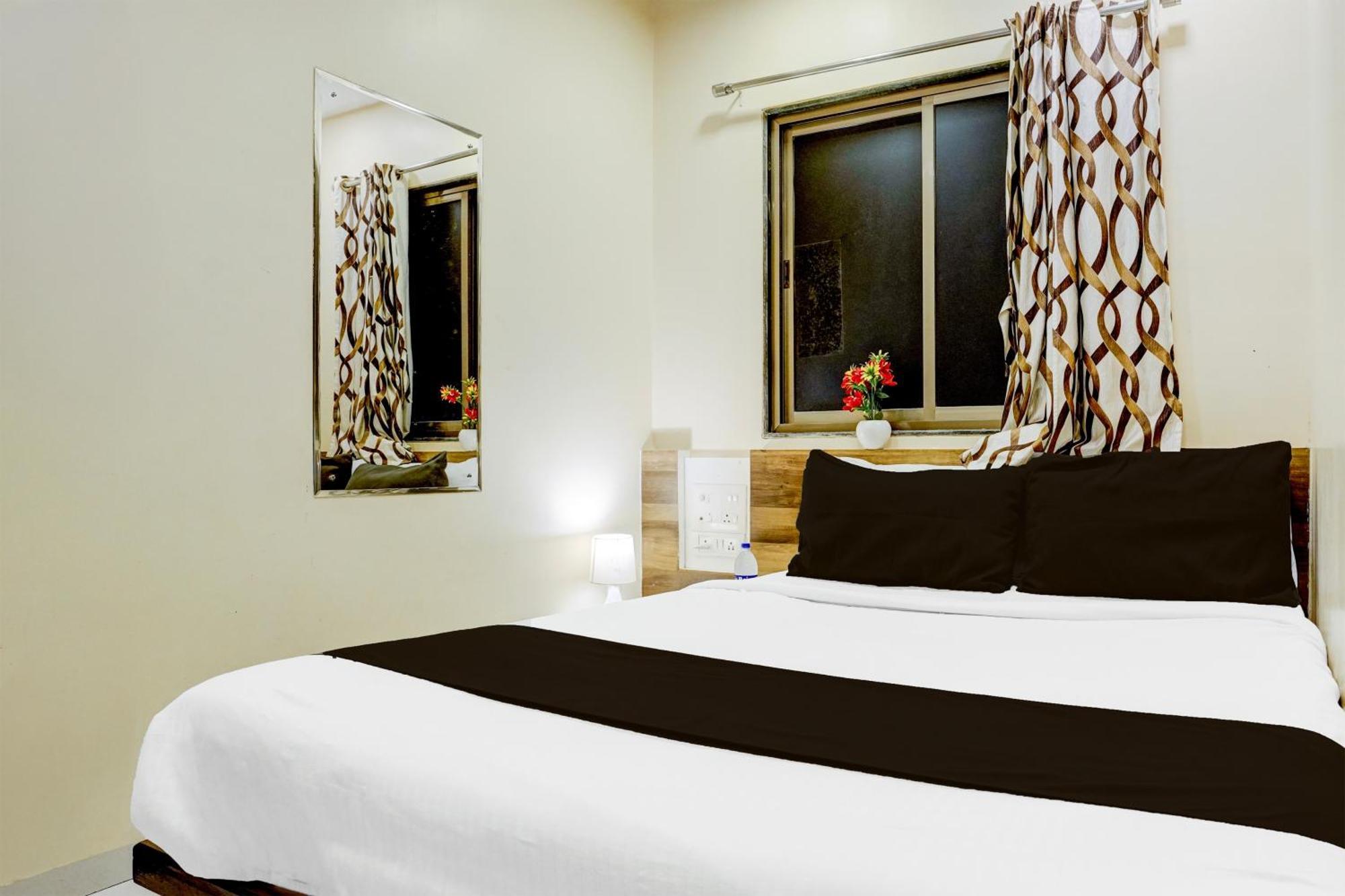 Airport Metro Hotel Mumbai Exterior foto