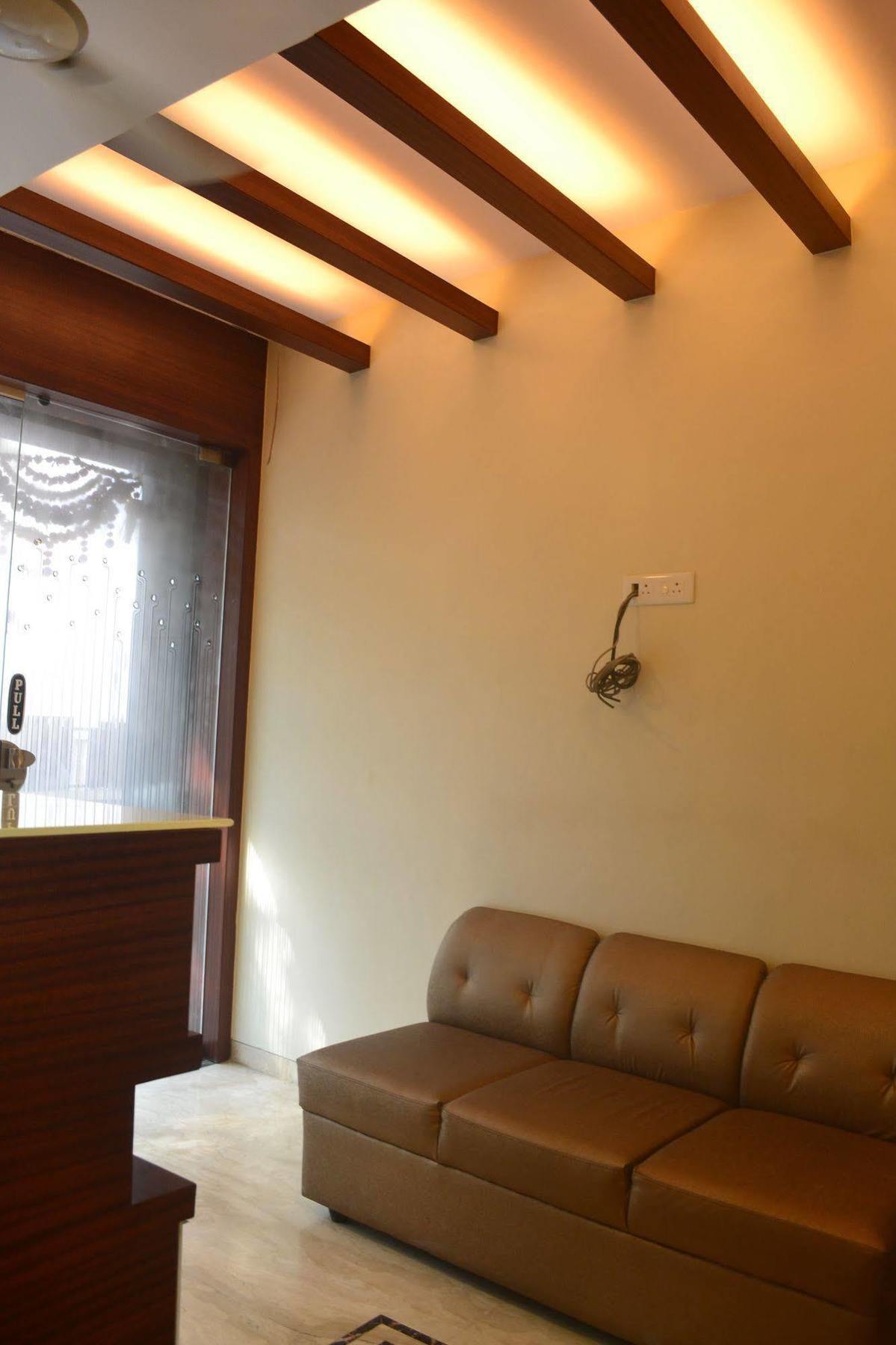 Airport Metro Hotel Mumbai Exterior foto
